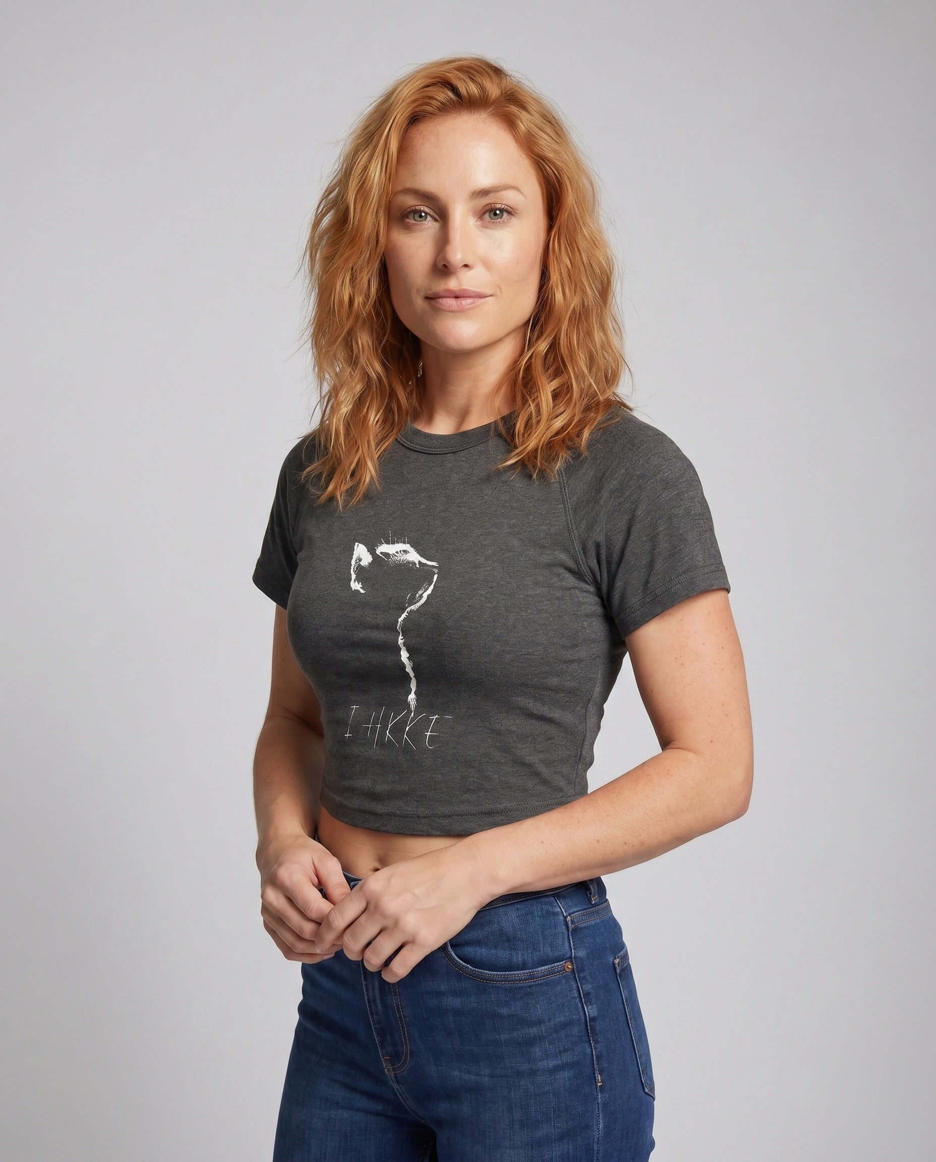 Damen nan tailliertes Kurzshirt mit stretchigem Jersey, Rundhalsausschnitt und minimalistischer Katzen-Skizze R&B