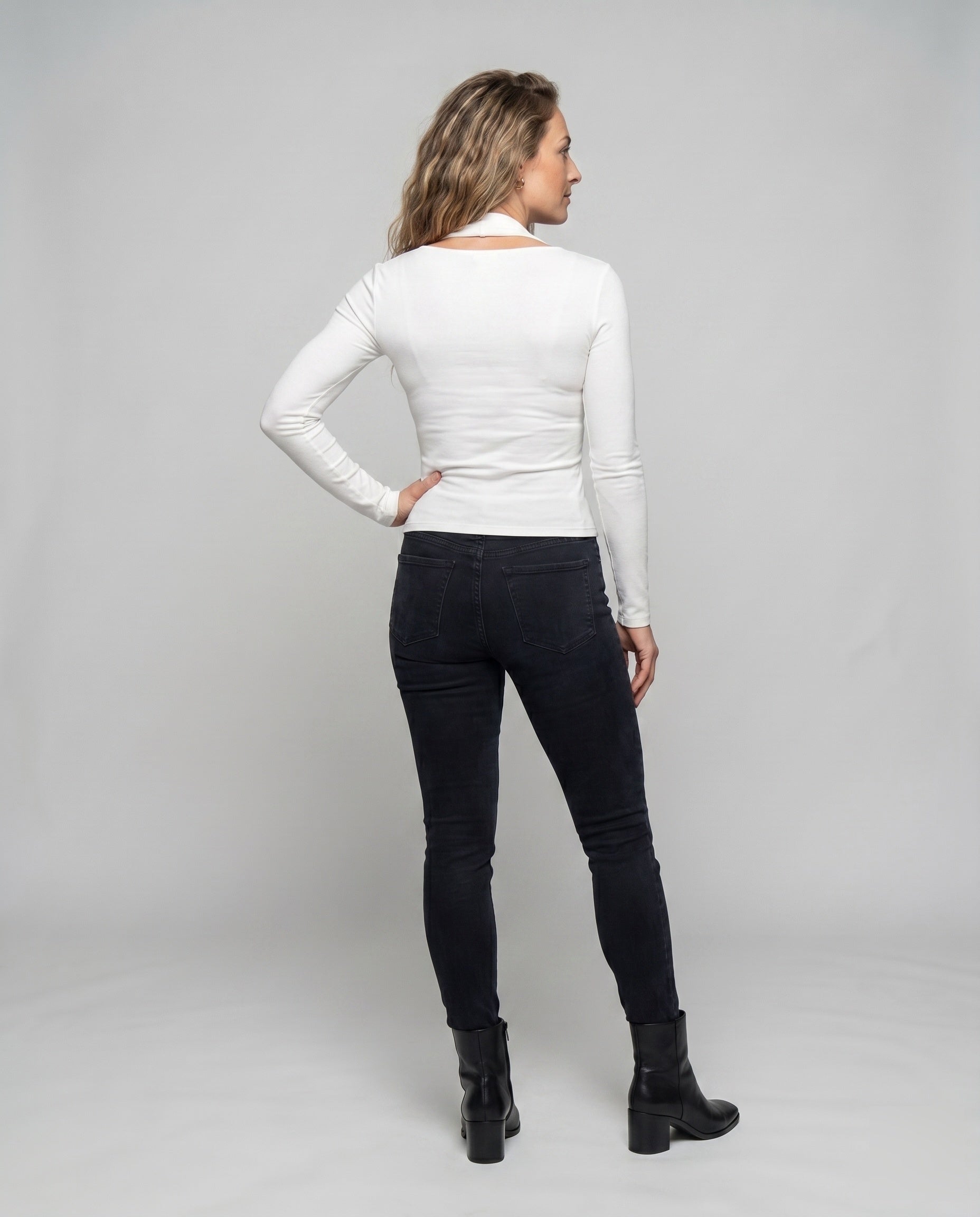 Product 15659678466378 - back_view