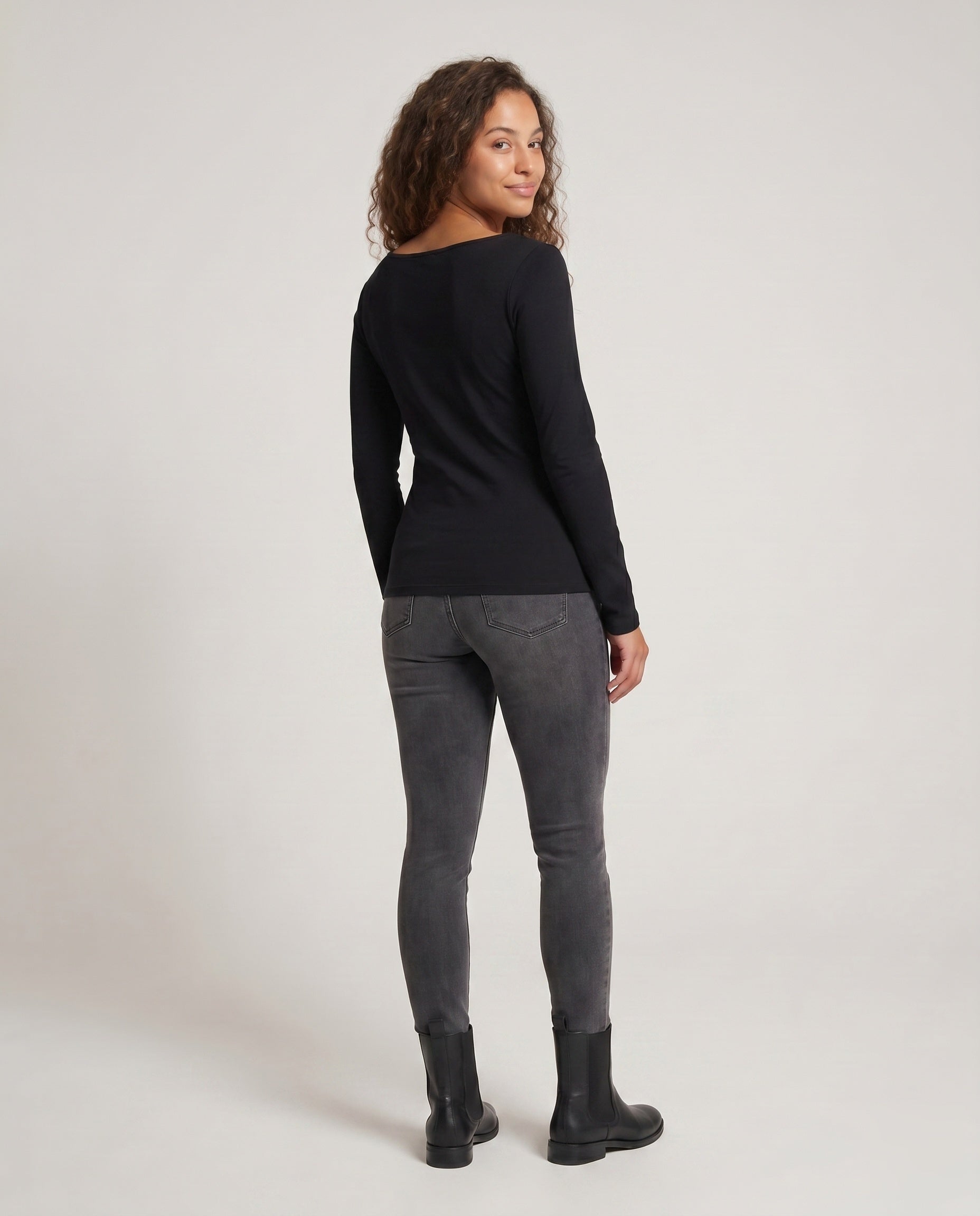 Product 15659679154506 - back_view
