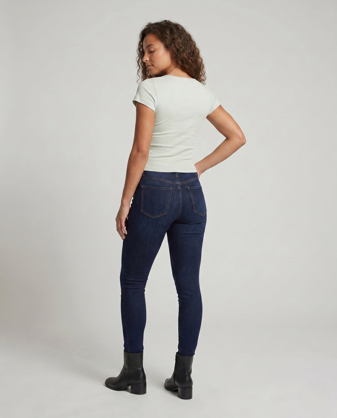 Product 15659680956746 - back_view