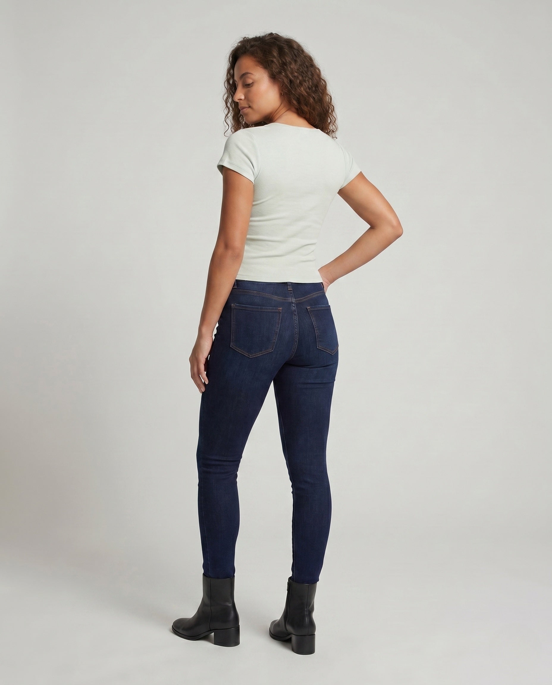 Product 15659680956746 - back_view