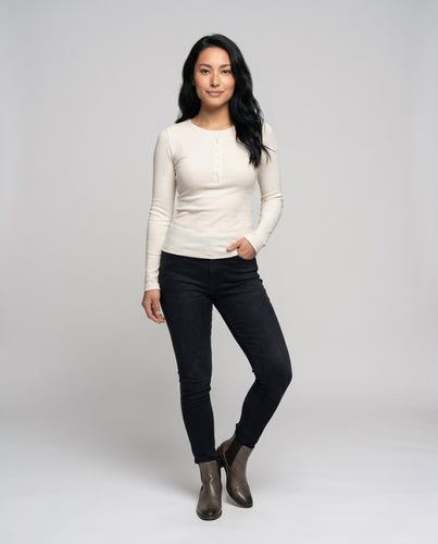 Damen nan tailliertes Ripp-Langarmshirt mit Knopfleiste und Rundhalsausschnitt R&B