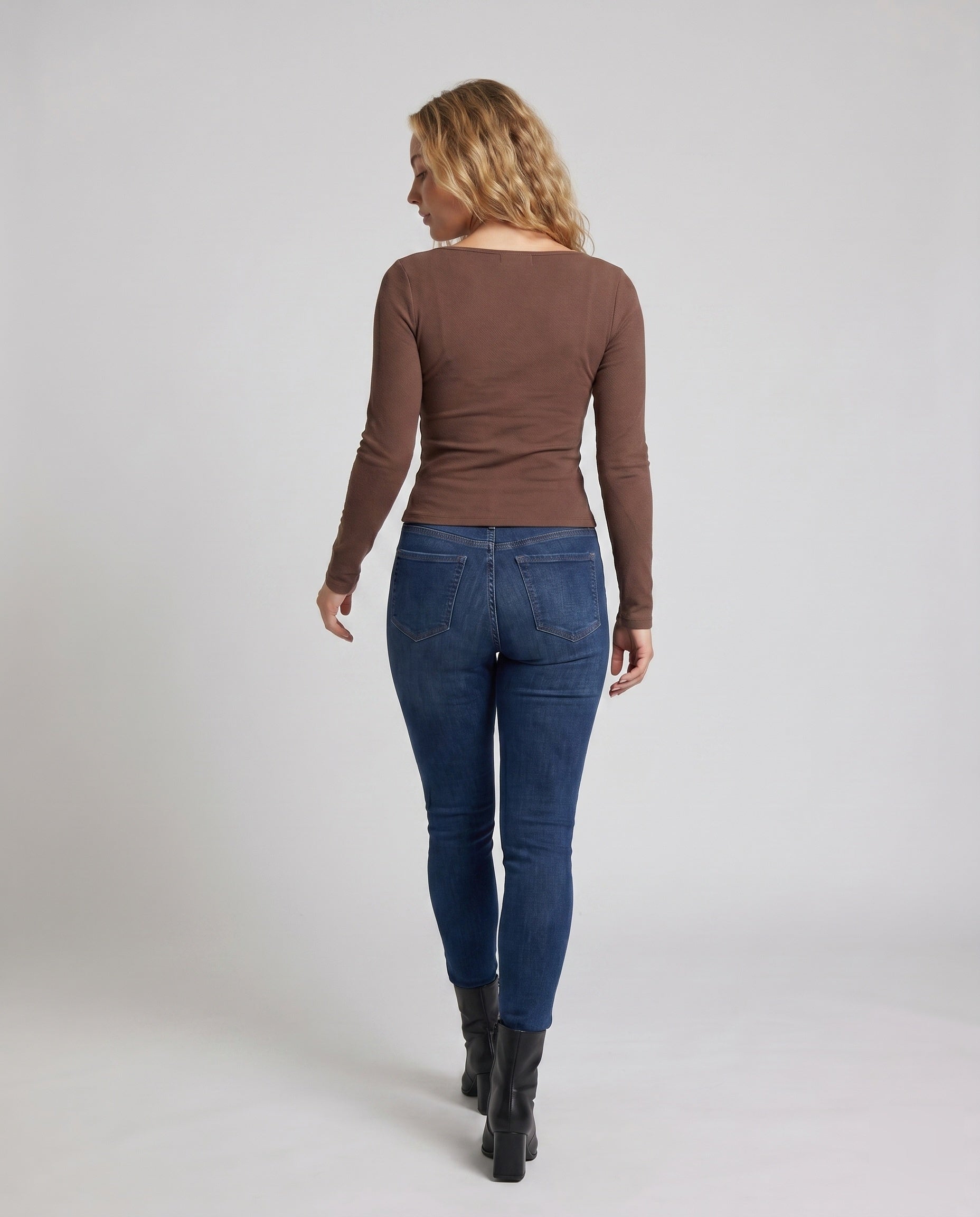 Product 15659682431306 - back_view