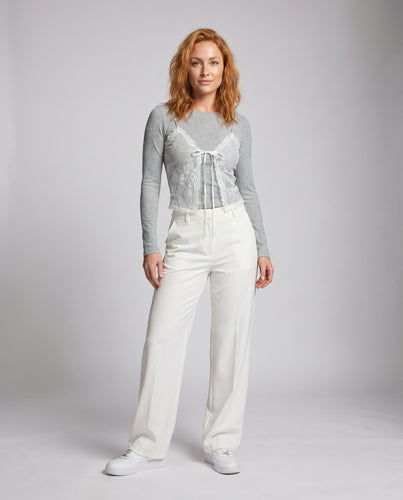 Damen nan tailliertes Ripplangarmshirt mit Spitzen-Cami-Lagenoptik und Schnürdetail R&B