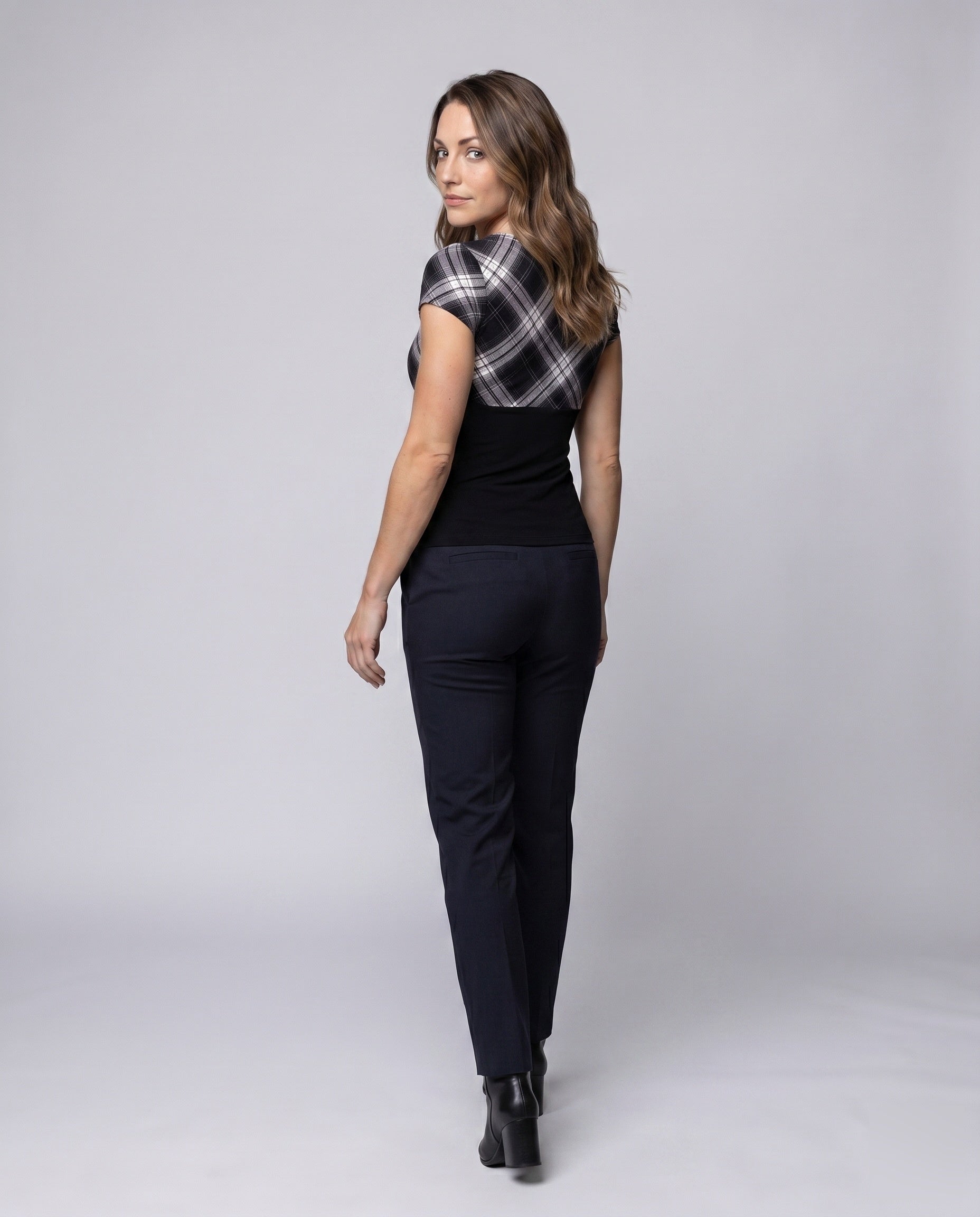 Product 15659685773642 - back_view
