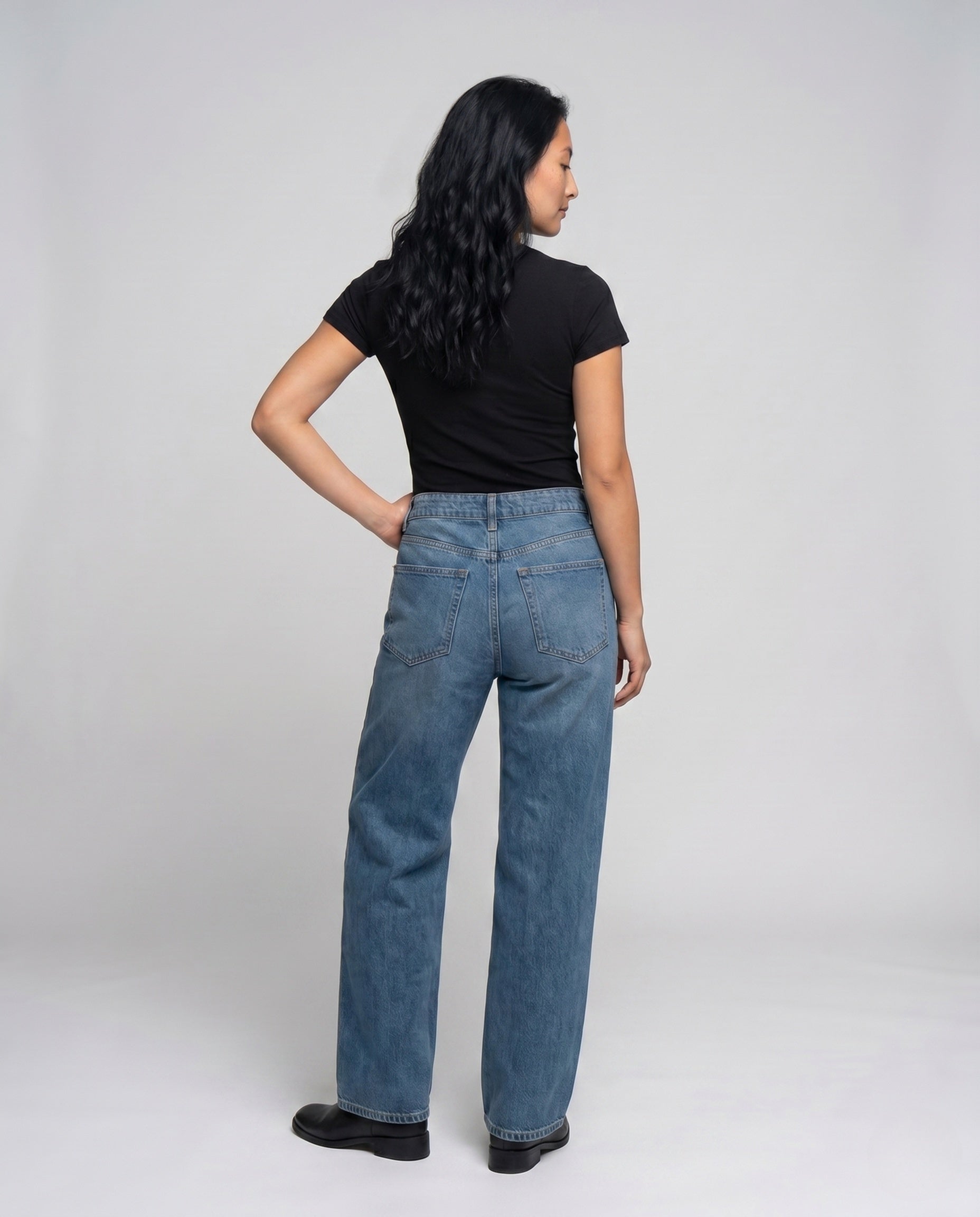 Product 15659686822218 - back_view