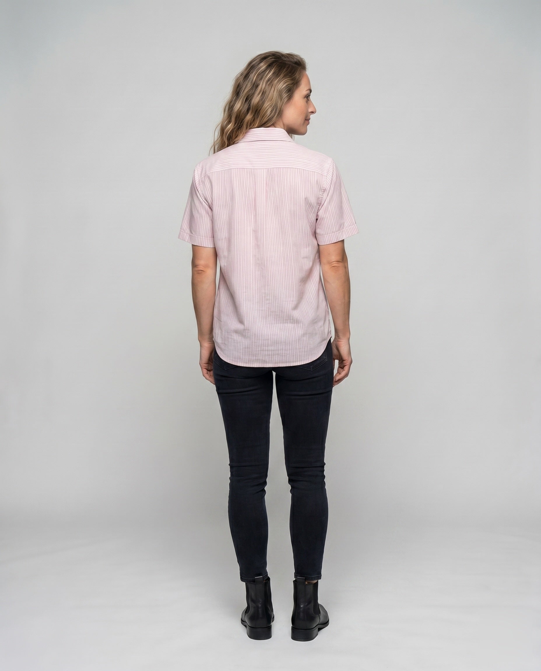 Product 15659687280970 - back_view