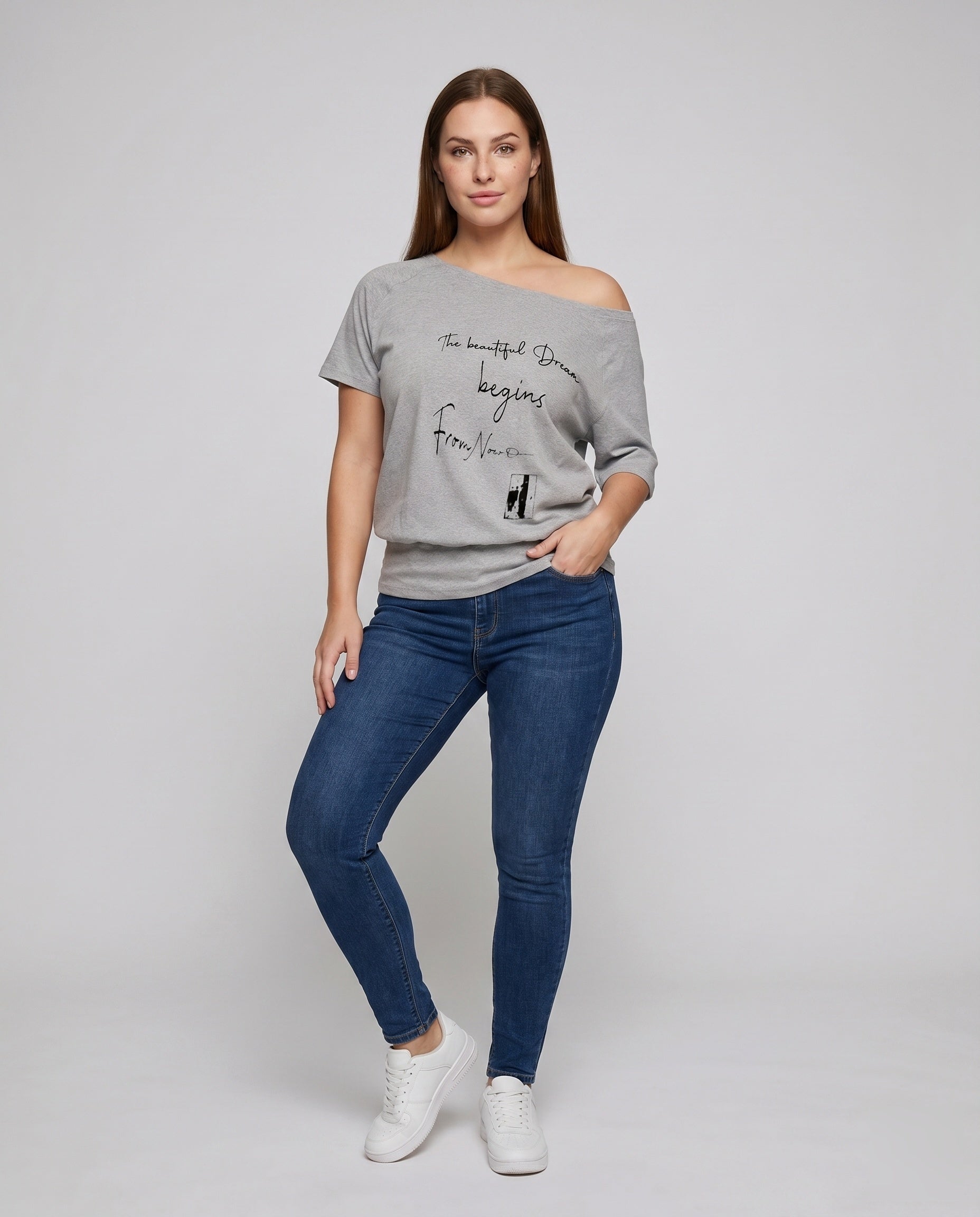 Damen nan weit geschnittenes Freizeitshirt mit überschnittenen Schultern, asymmetrischem Ausschnitt und Statement-Print R&B