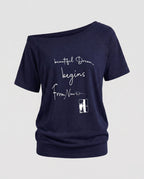 Damen nan weit geschnittenes Freizeitshirt mit überschnittenen Schultern, asymmetrischem Ausschnitt und Statement-Print R&B