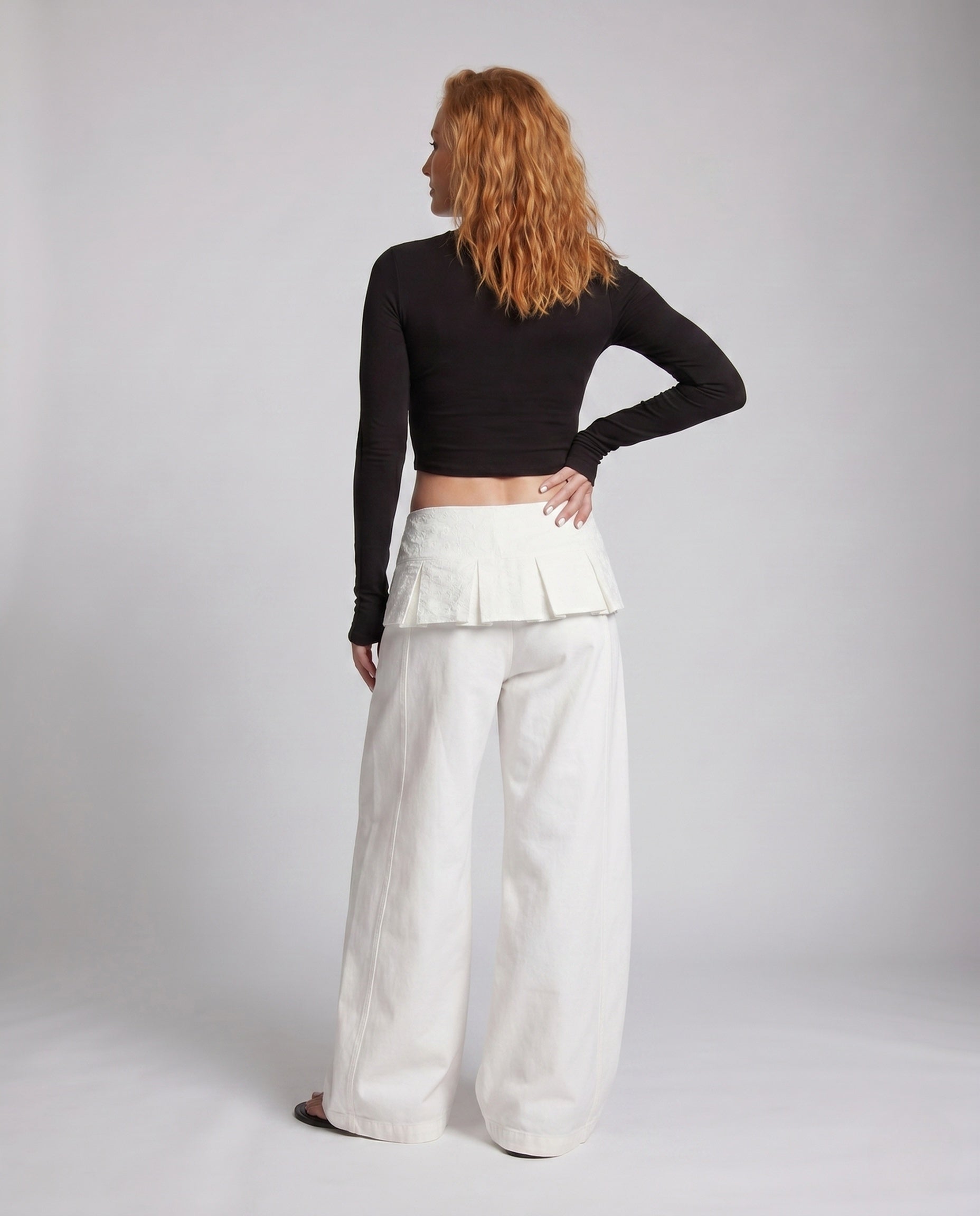 Product 15659688984906 - back_view
