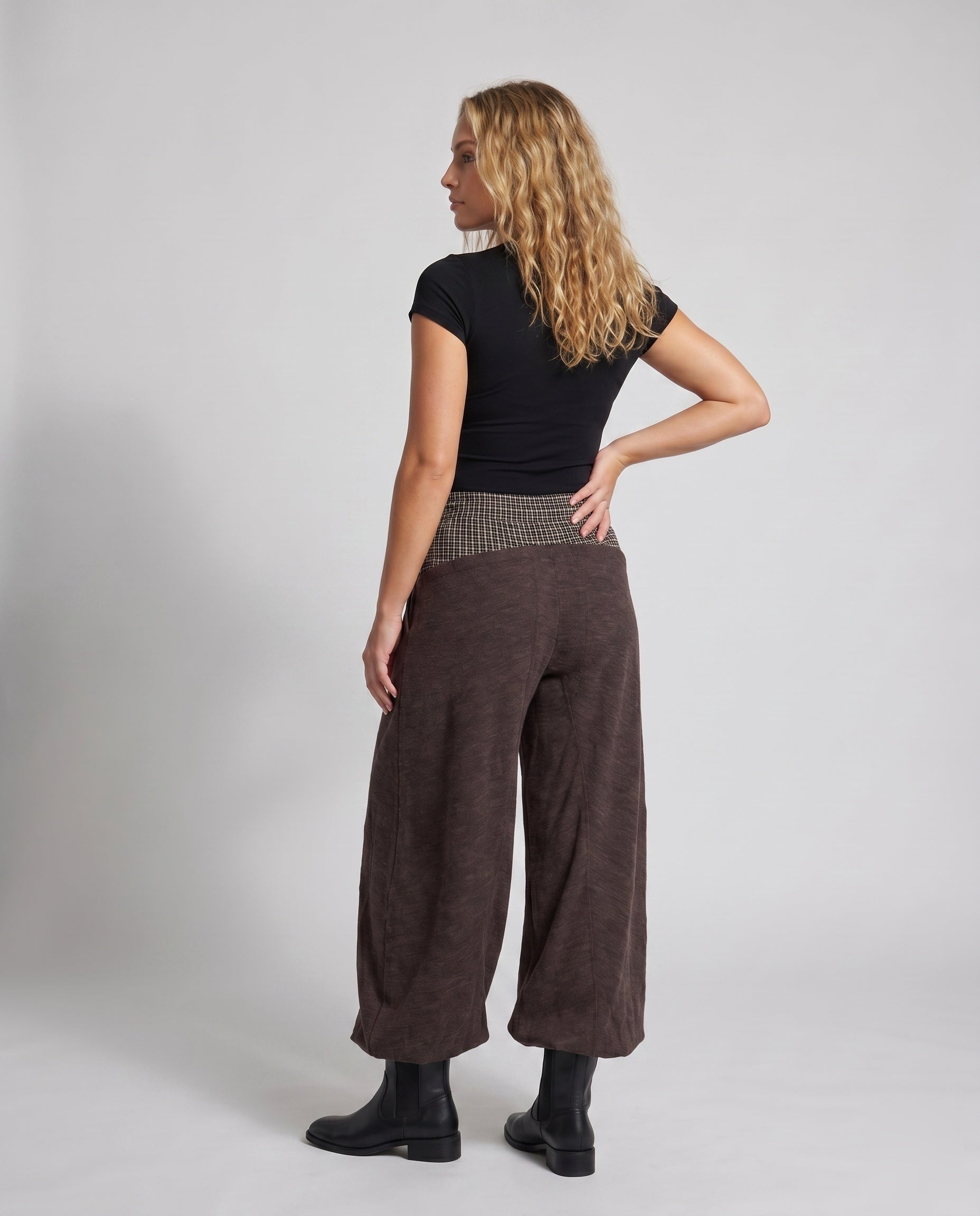 Product 15659689214282 - back_view