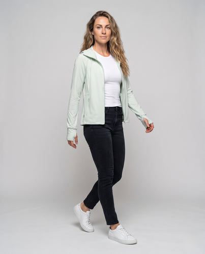 Damen Sportjacke mit hohem Kragen und innovativem Kapuzendesign R&B