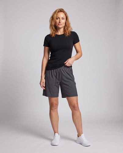 Damen Sportliche Funktionsshorts mit atmungsaktiven Netzpaneelen R&B