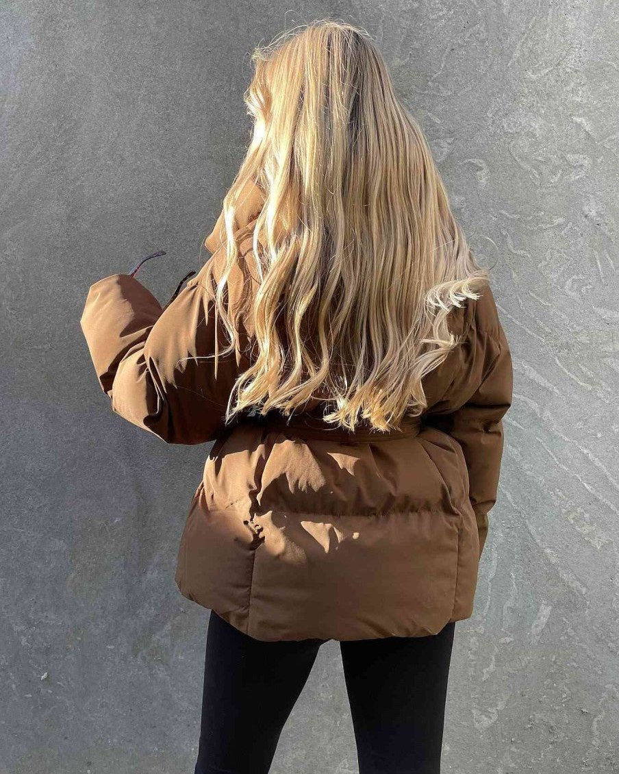 R&B | jack mit Gürtel für Damen - warmer brauner Jacke mit oversized Kragen