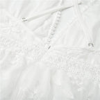 Elegantes weißes Sommerkleid