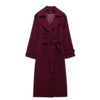 R&B | langer Trenchcoat in elegantem Rot - stilvoller Wintermantel für gemütliche Abende