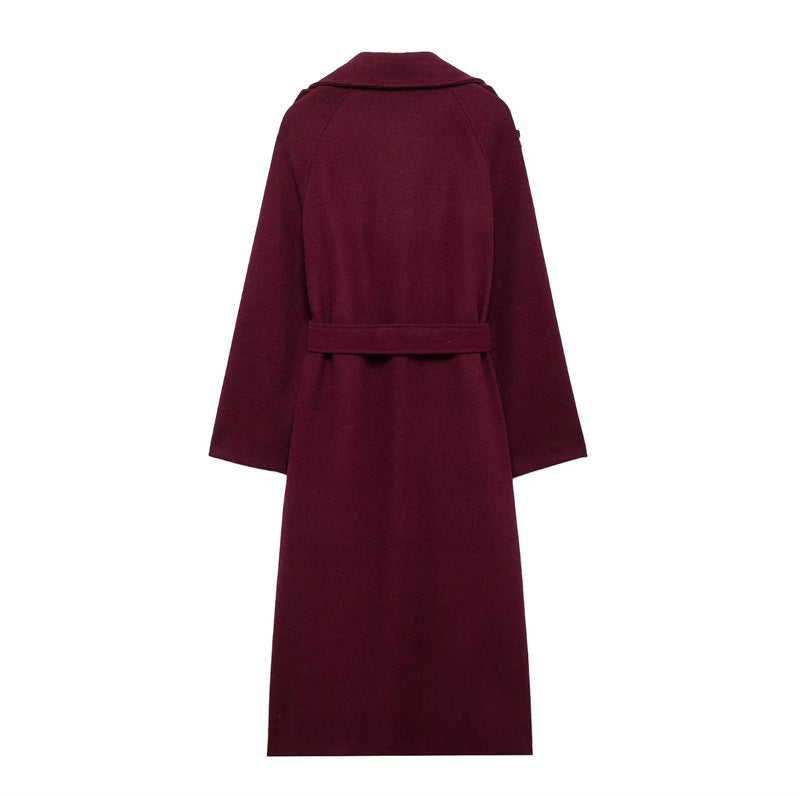 R&B | langer Trenchcoat in elegantem Rot - stilvoller Wintermantel für gemütliche Abende