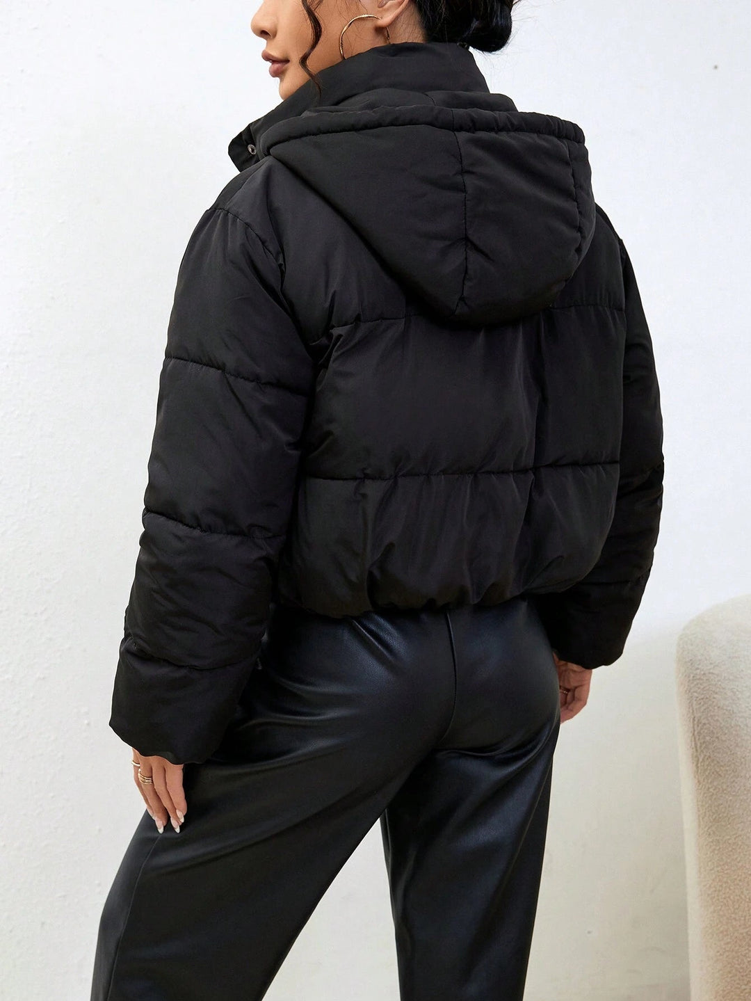 R&B | Damen Moderne Gekürzte Kapuzen Pufferjacke für Kaltes Wetter