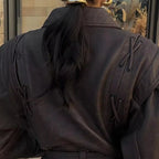 R&B | Lederjacke - Wickeldesign - Gurtel Taille - Strukturierte Schultern - Schnürdetails