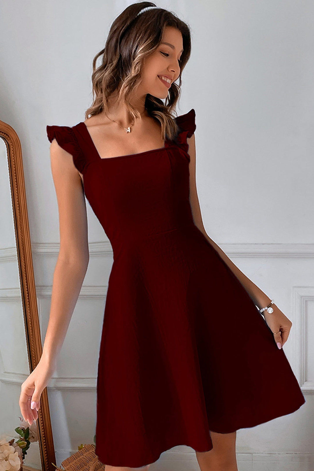 R&B | Rüschen Mini Kleid mit Rückenschnürung