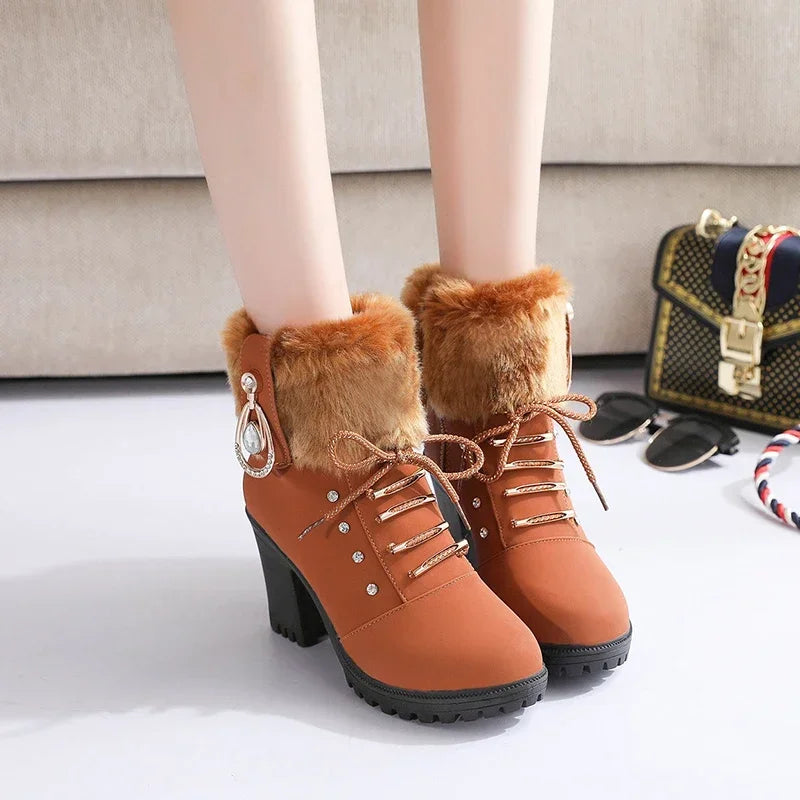 R&B | British Style High Heel Kurzstiefel mit Seitlichem Reißverschluss
