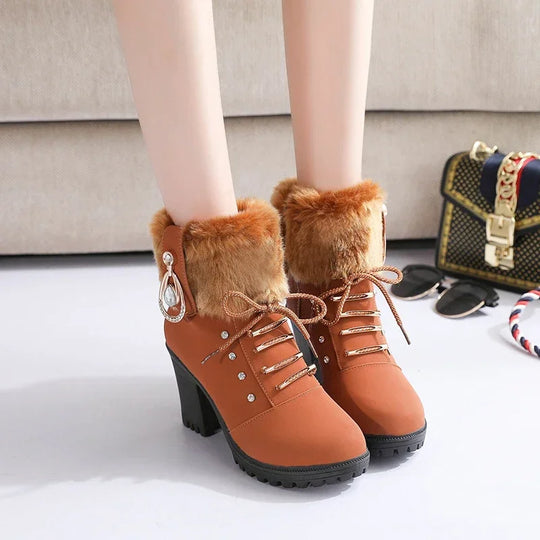 R&B | British Style High Heel Kurzstiefel mit Seitlichem Reißverschluss