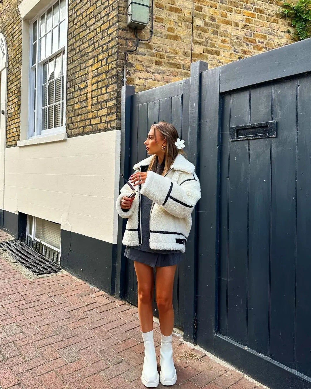 R&B | Oversized Sherpa-Jacke - Weich und Warm - Reißverschluss und Hoher Kragen - Trendiges Design