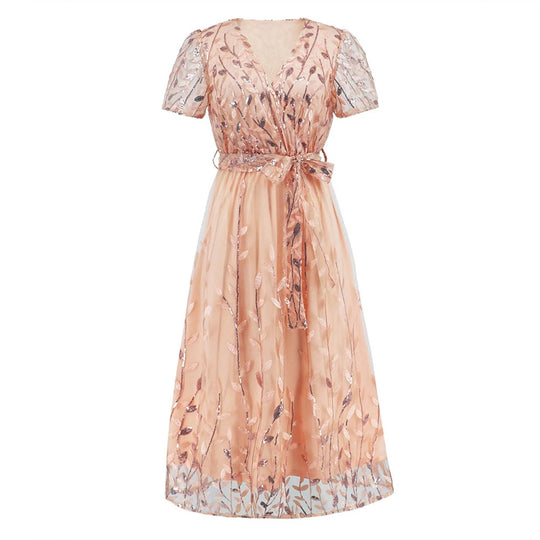 Kurzärmeliges Netzkleid mit Paillettenstickerei