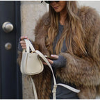 R&B | Braune Winterjacke - Flauschige Textur mit Langarmdesign.