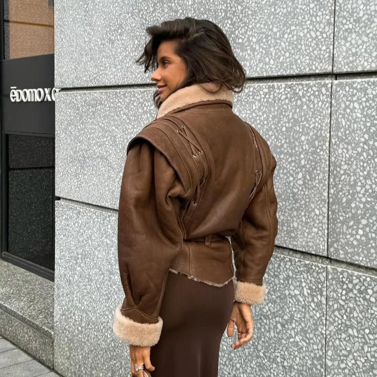 R&B | Stylische Kunstlederjacke mit Teddy Futter und Schnürdetails