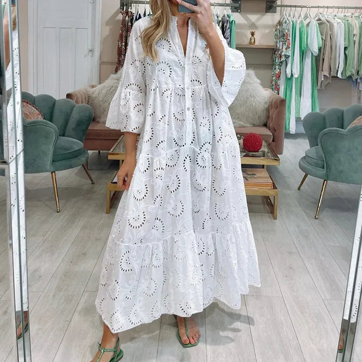 Elegantes Kleid mit Lochstickerei