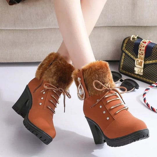 R&B | British Style High Heel Kurzstiefel mit Seitlichem Reißverschluss