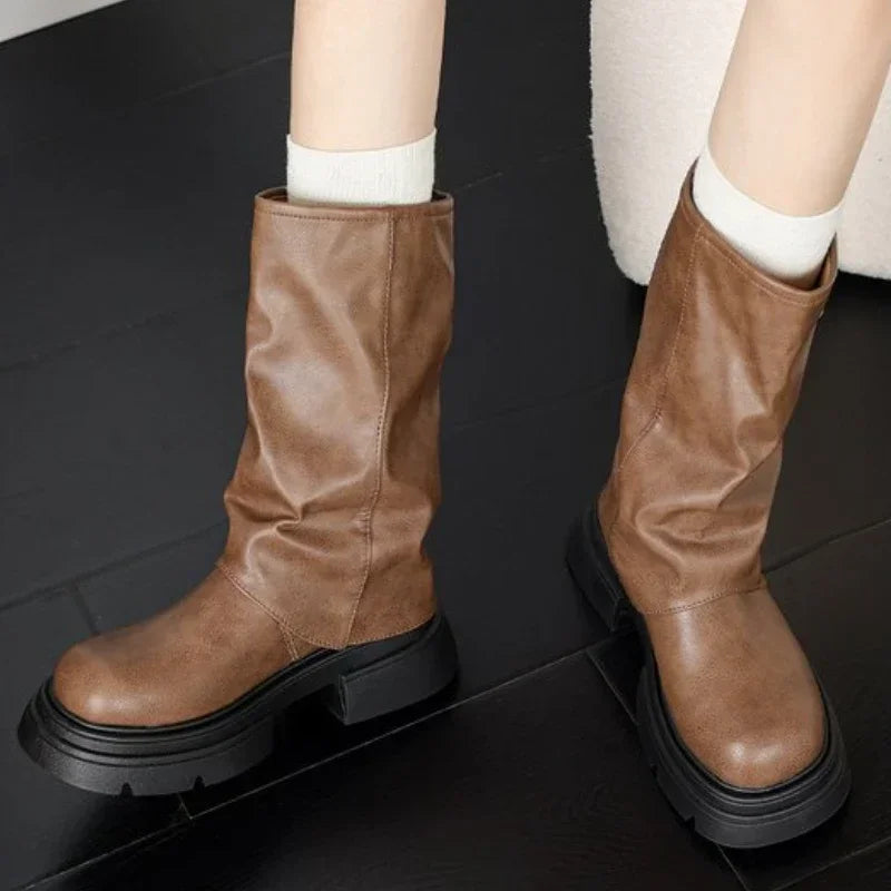 R&B | Chunky-Heel-Biker-Stiefel für Damen mit Riemen-Details