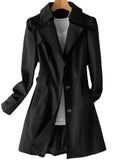 stylischer Trenchcoat