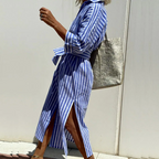 Elegantes Gestreiftes Kleid