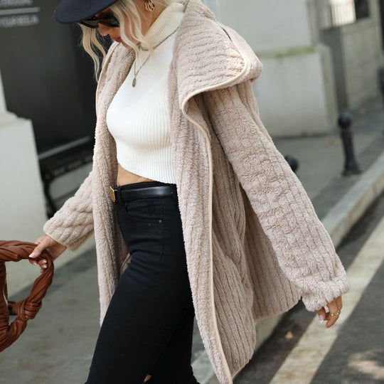 R&B | Knopflose Plüschjacke