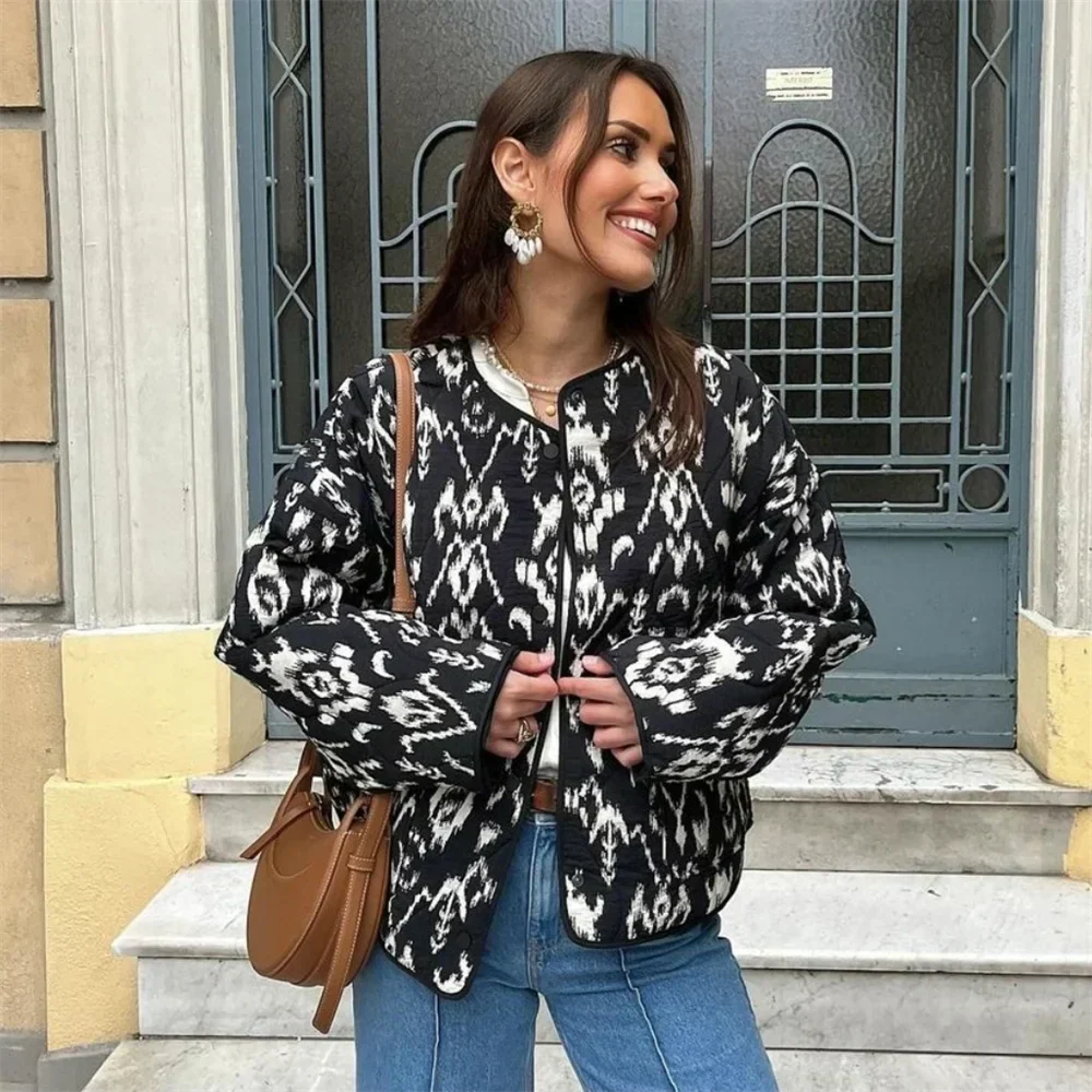 R&B | Kurze vielseitige gepolsterte Rundjacke