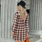 Kariertes Hemdkleid mit Gürtel und Knopfdetails