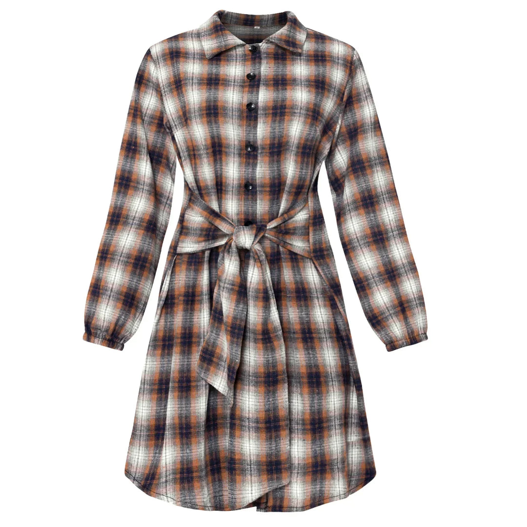 Kariertes Hemdkleid mit Gürtel und Knopfdetails