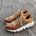 Bequeme Damenschuhe mit Leopardenmuster