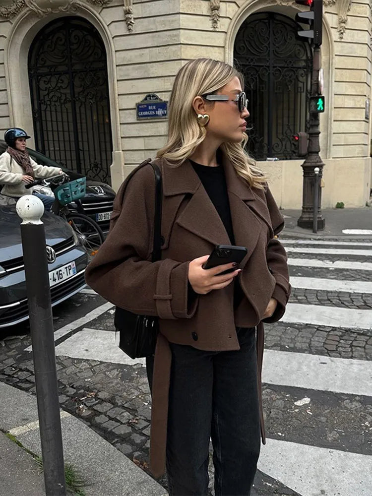 R&B | Peacoat Mantel - Wolle - Doppelreihig - Kurzes Modell - Große Revers - Figurnah