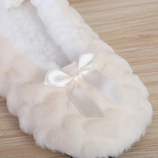 April Slippers | Weich & Flauschig R&B