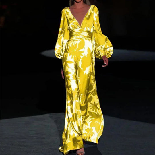 Modisches Kleid mit V-Ausschnitt