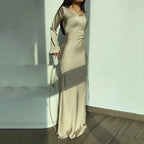 Elegantes Satin-Abendkleid mit langen Ärmeln