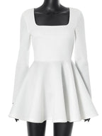 R&B | Elegantes Weißes Mini-Kleid Mit Quadrat-Ausschnitt