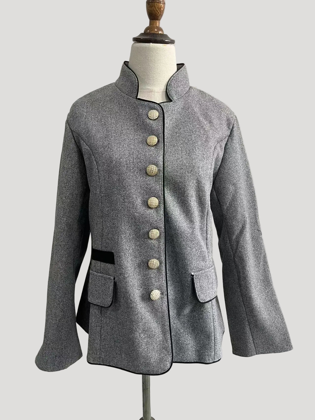 Damen Kurzjacke mit Mehrknopfleiste und Farbakzenten | R&B