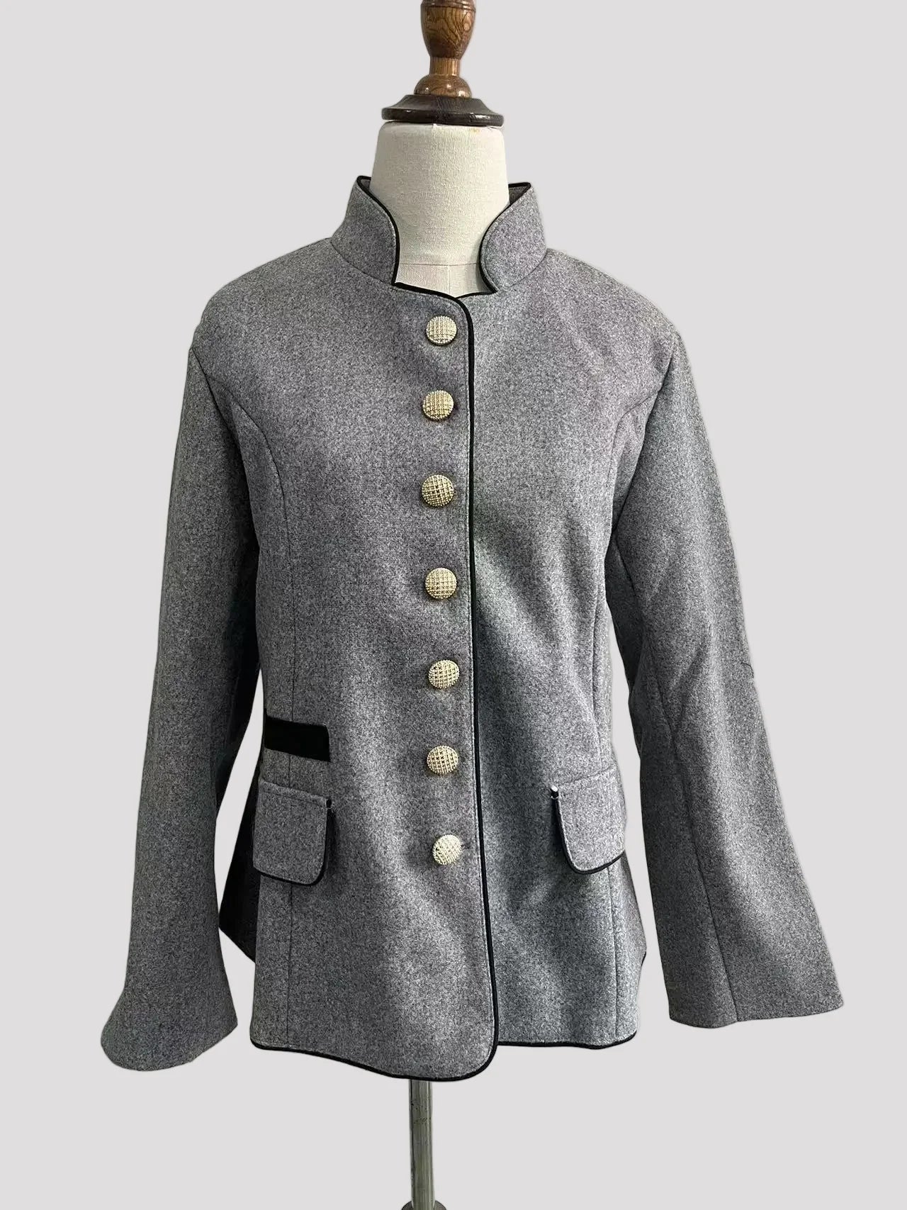 Damen Kurzjacke mit Mehrknopfleiste und Farbakzenten | R&B