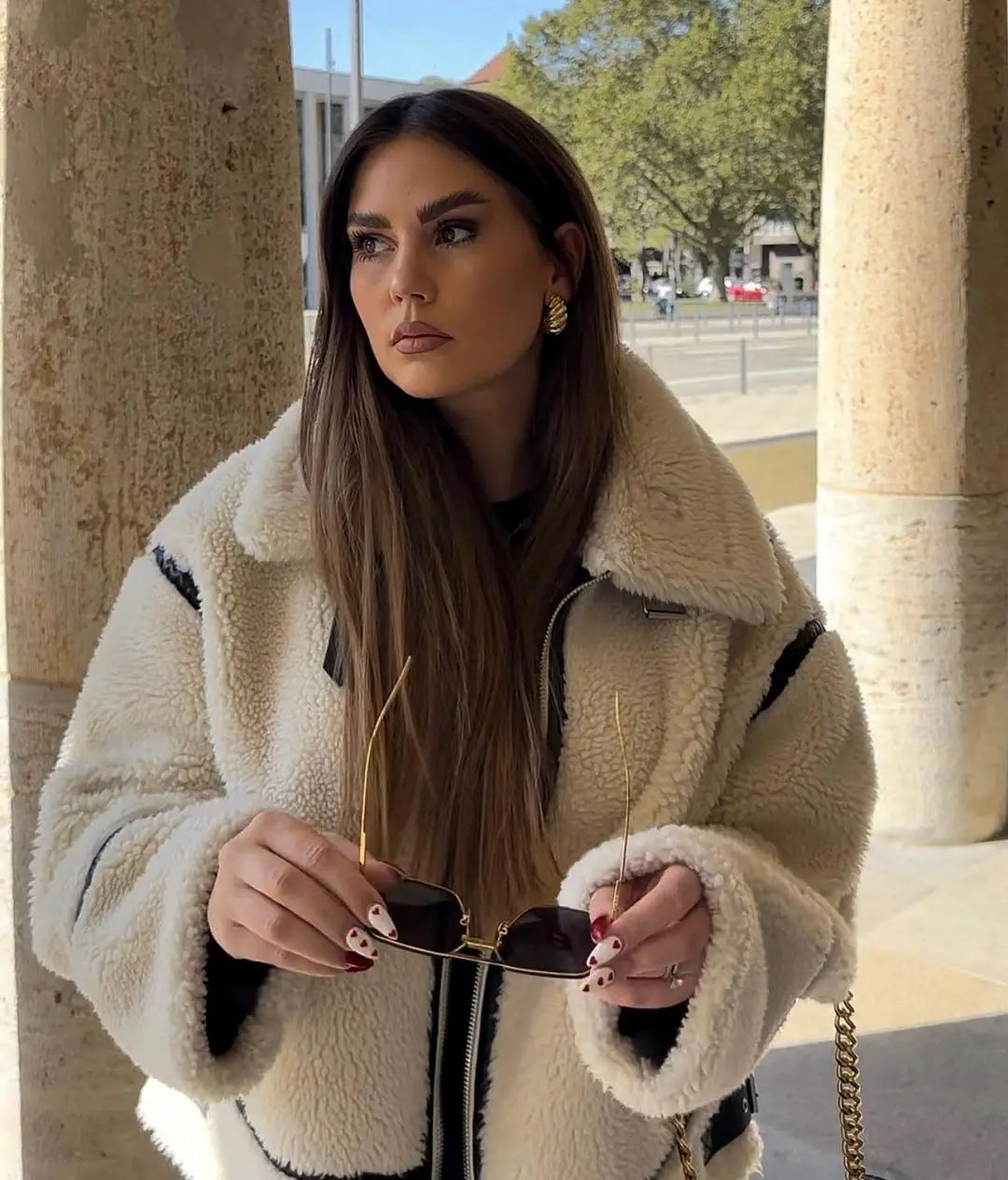 R&B | Oversized Sherpa-Jacke - Weich und Warm - Reißverschluss und Hoher Kragen - Trendiges Design