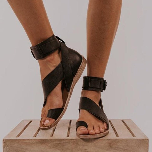 R&B | Sandalen mit Kreuzband und Zehenring