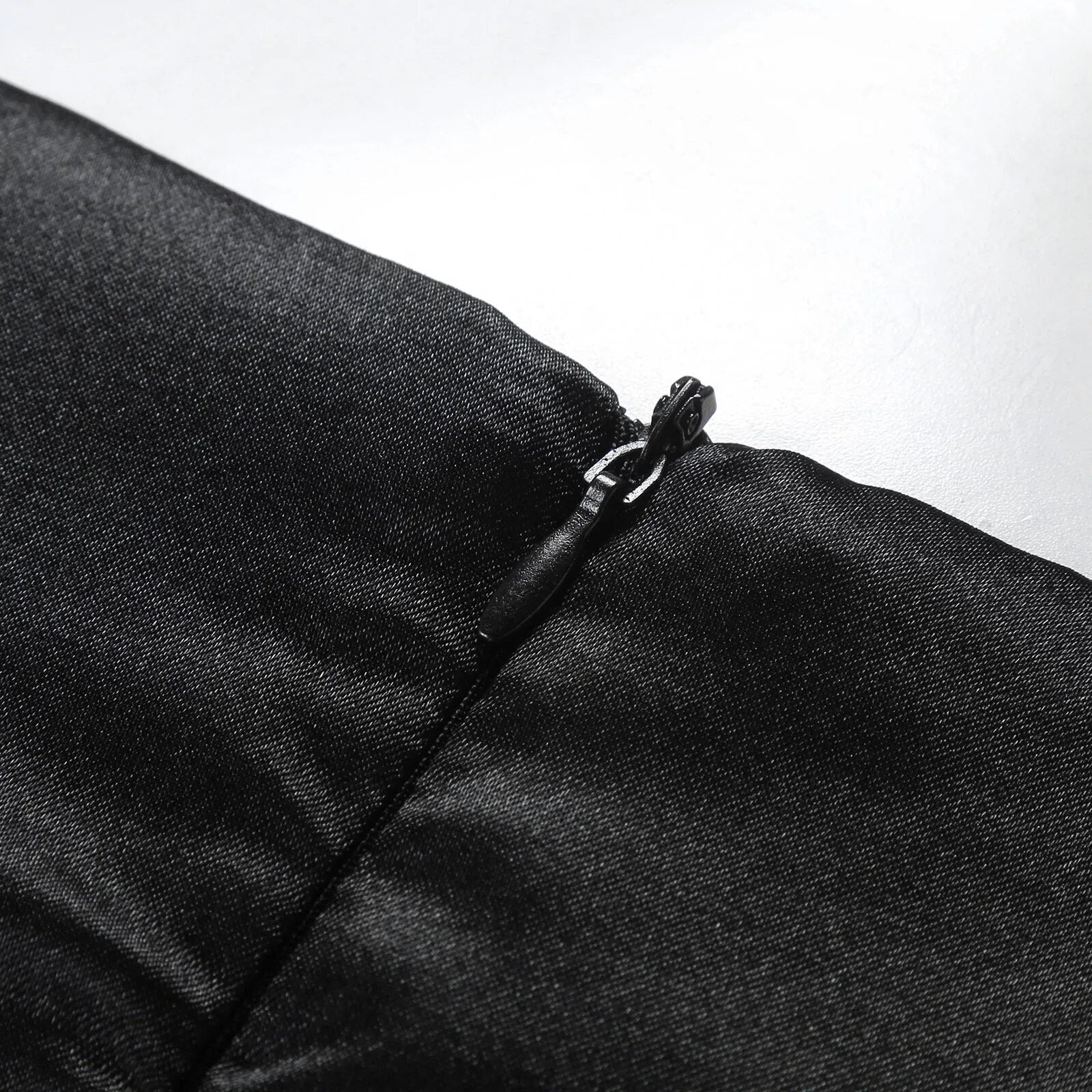 Elegantes Schwarz-Weiß Gradient Ärmelloses Patchwork Maxikleid